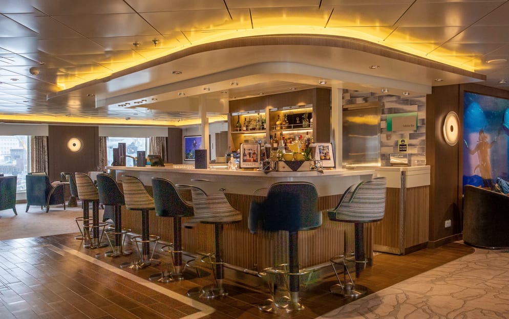 AE Expeditions, SYLVIA EARLE, Tektite Bar, Deck 5, Sylvia Earle, Pia Harboure-2.jpg